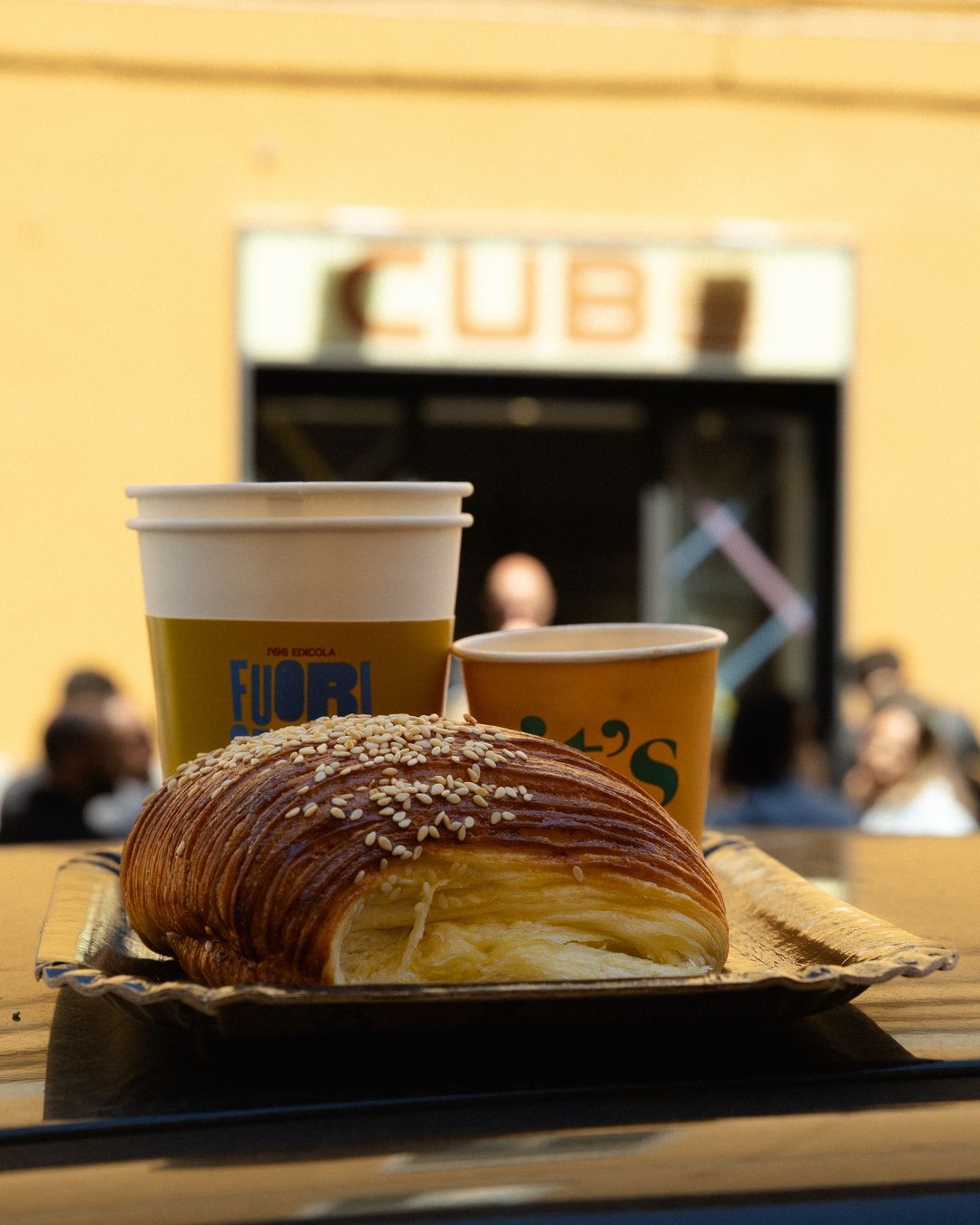 Fuori Orario Cubo Via Massimo Stanzione 35bis, Napoli