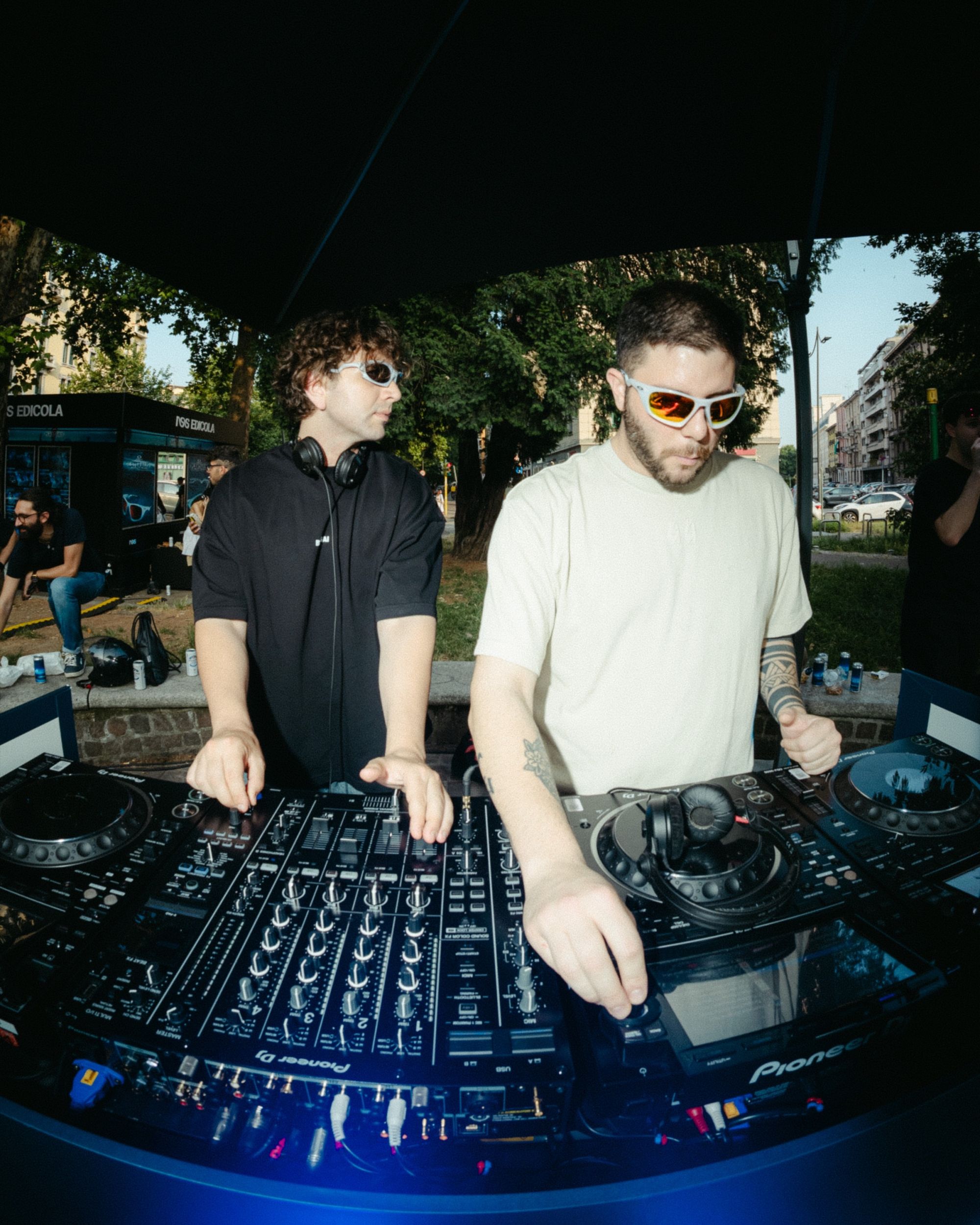 What went down at Oakley's “Artifacts from the Future” event at nss edicola For the occasion, our newsstand also became futuristic | Image 569565
