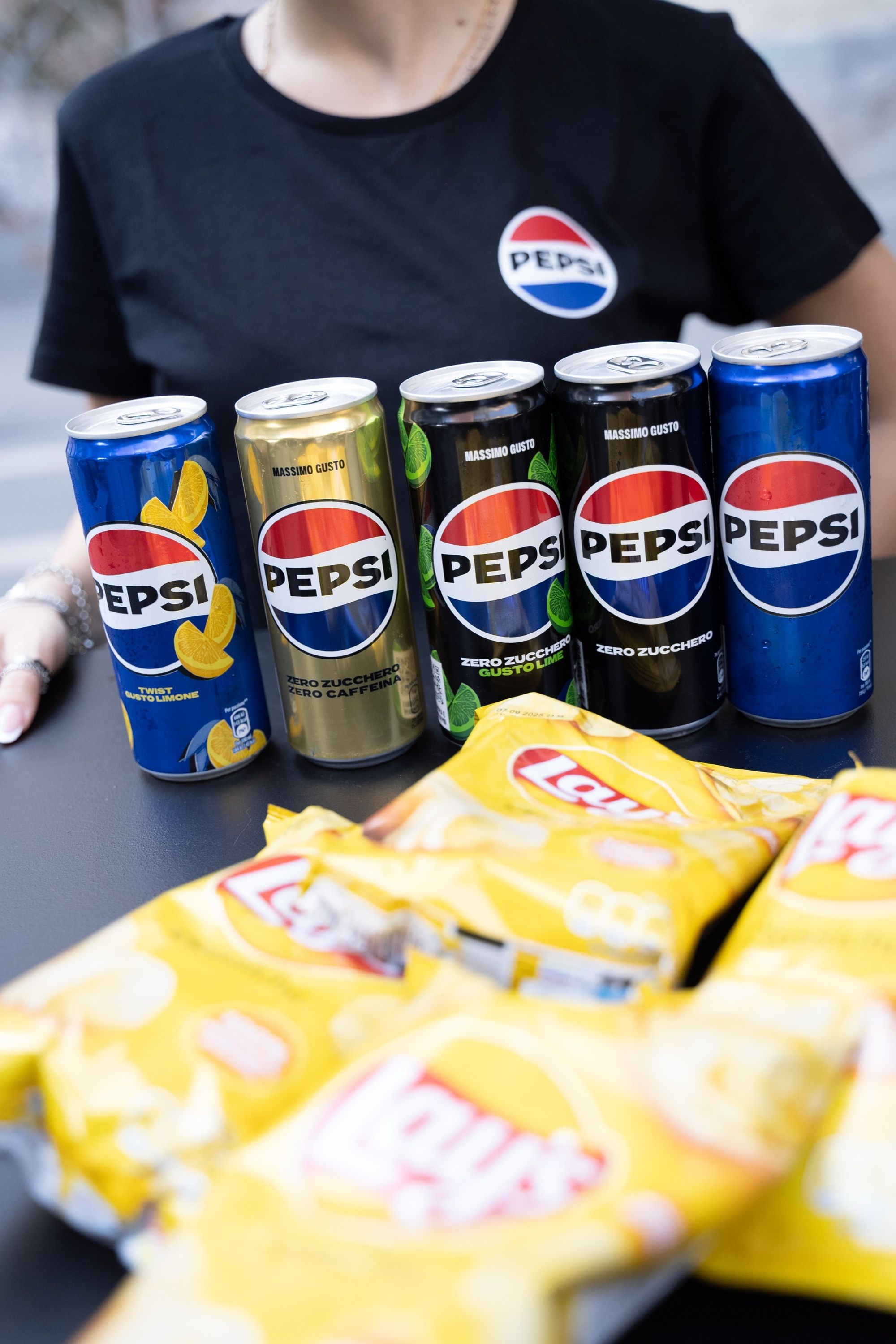 Here's what went down at the nss edicola and Pepsi event in Naples 'For The Love of Italian Music' turned Piazza San Pasquale into an open-air club | Image 572056
