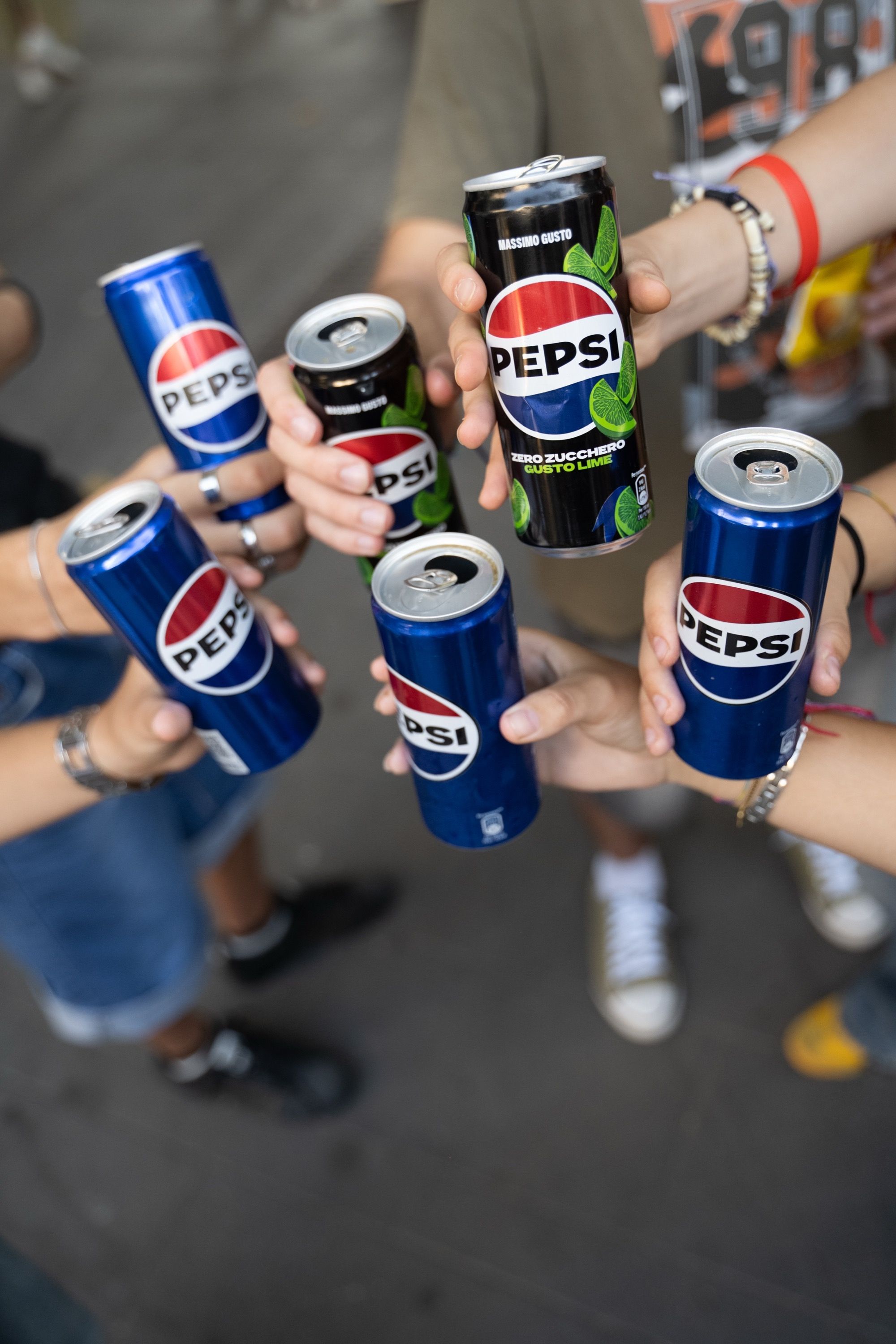 Here's what went down at the nss edicola and Pepsi event in Naples 'For The Love of Italian Music' turned Piazza San Pasquale into an open-air club | Image 572050