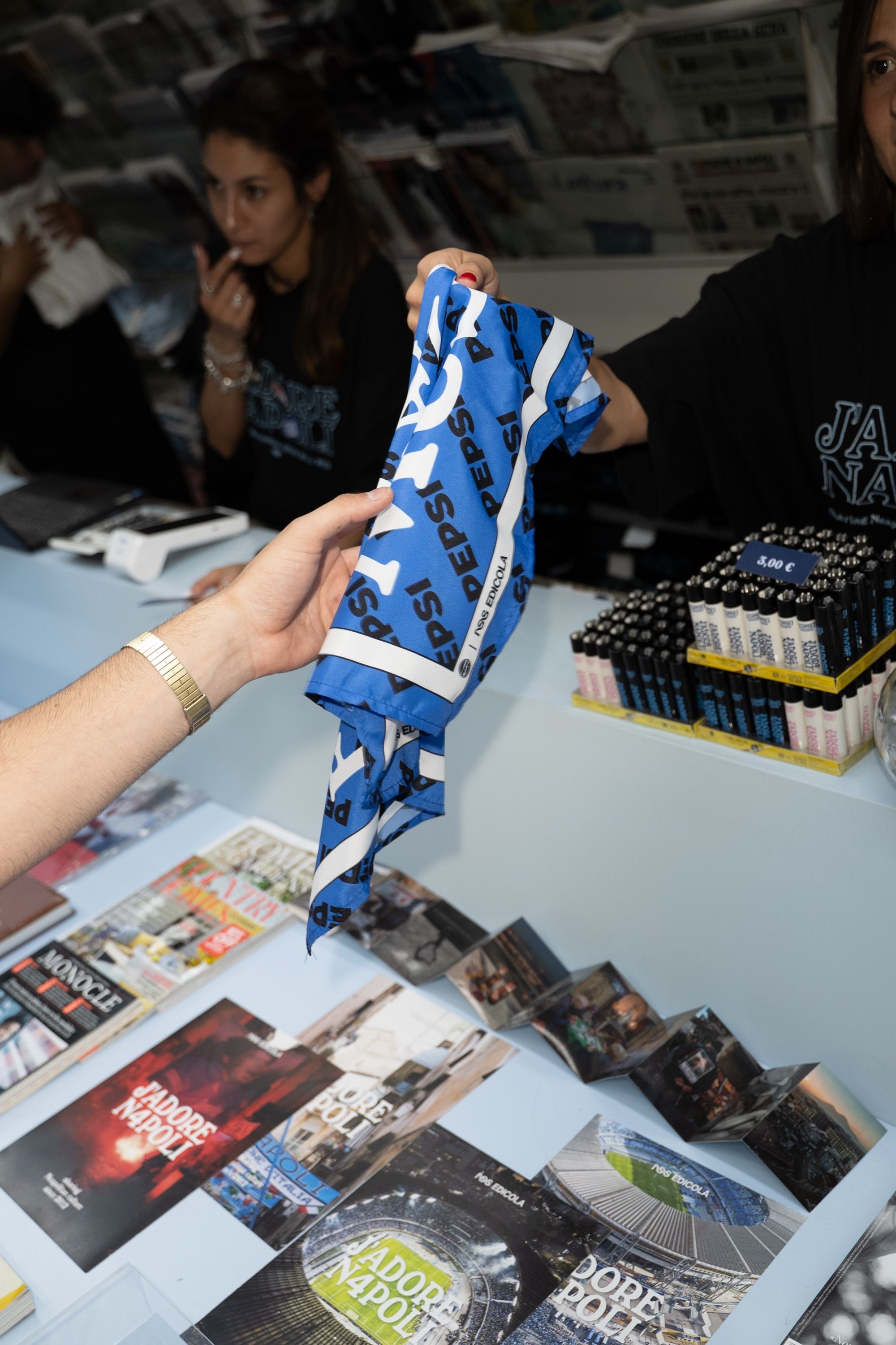 Here's what went down at the nss edicola and Pepsi event in Naples 'For The Love of Italian Music' turned Piazza San Pasquale into an open-air club | Image 572045