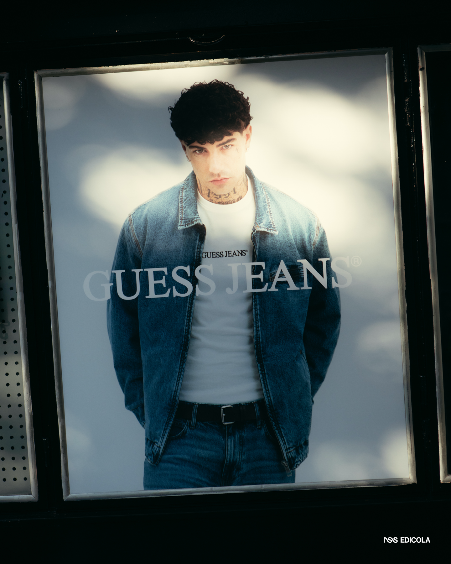 Here's what went down at the GUESS JEANS party at nss edicola in Milan An evening that saw the brand's community come together and receive a special gift | Image 580317