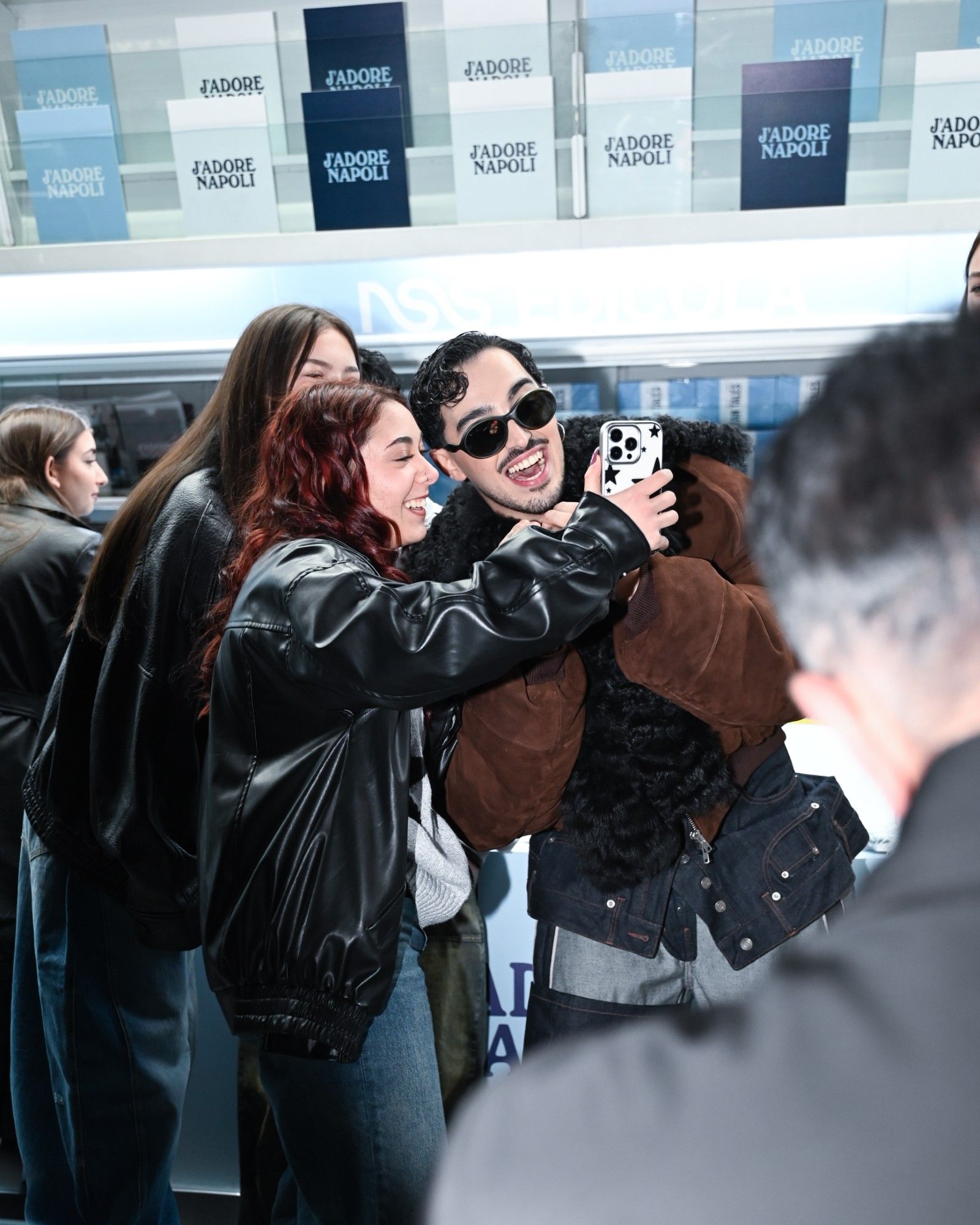 What went down at the X-Factor meet & greet at nss edicola in Naples Crowds of fans, waiting for the final, met four of the most popular former contestants | Image 593923