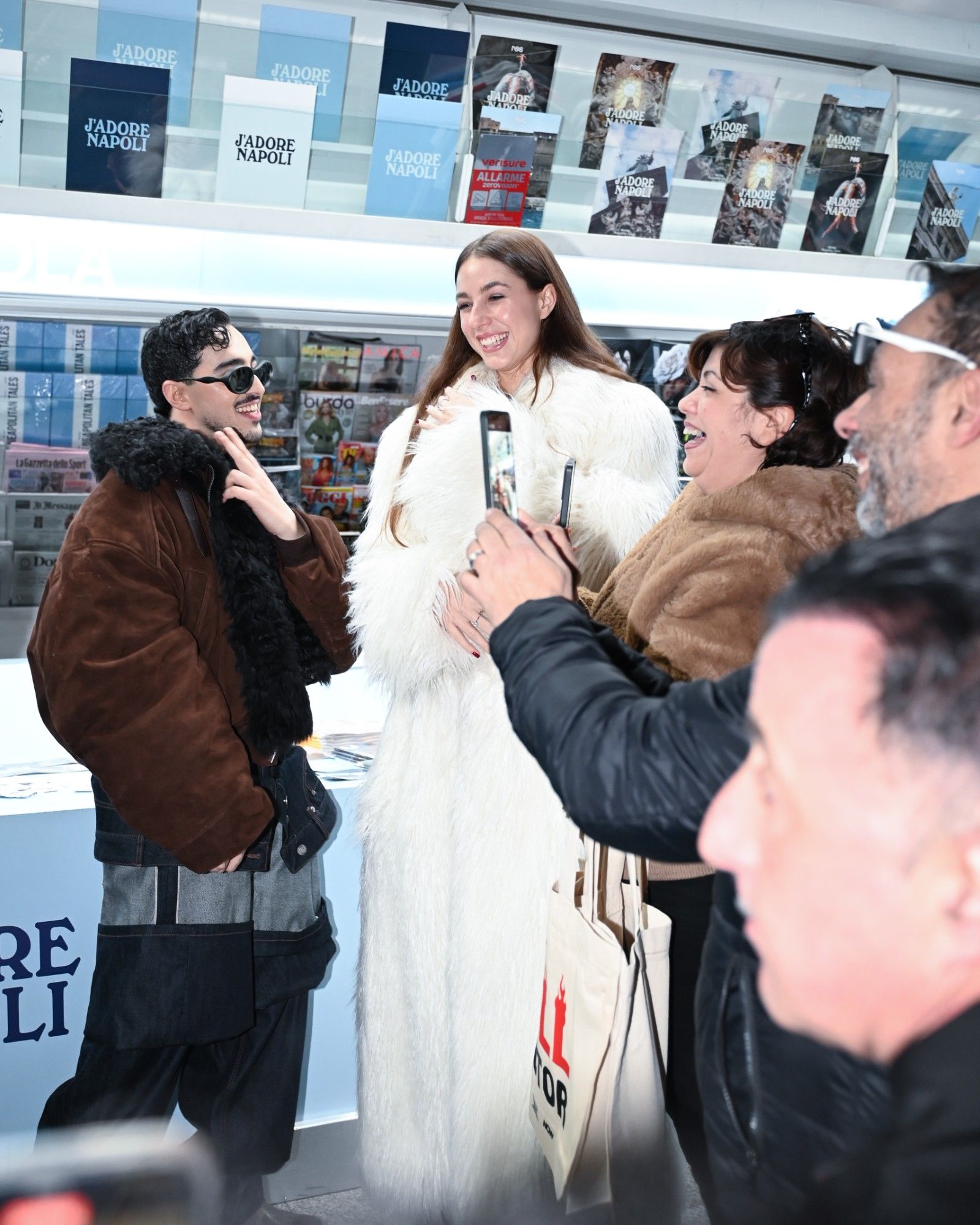 What went down at the X-Factor meet & greet at nss edicola in Naples Crowds of fans, waiting for the final, met four of the most popular former contestants | Image 593922