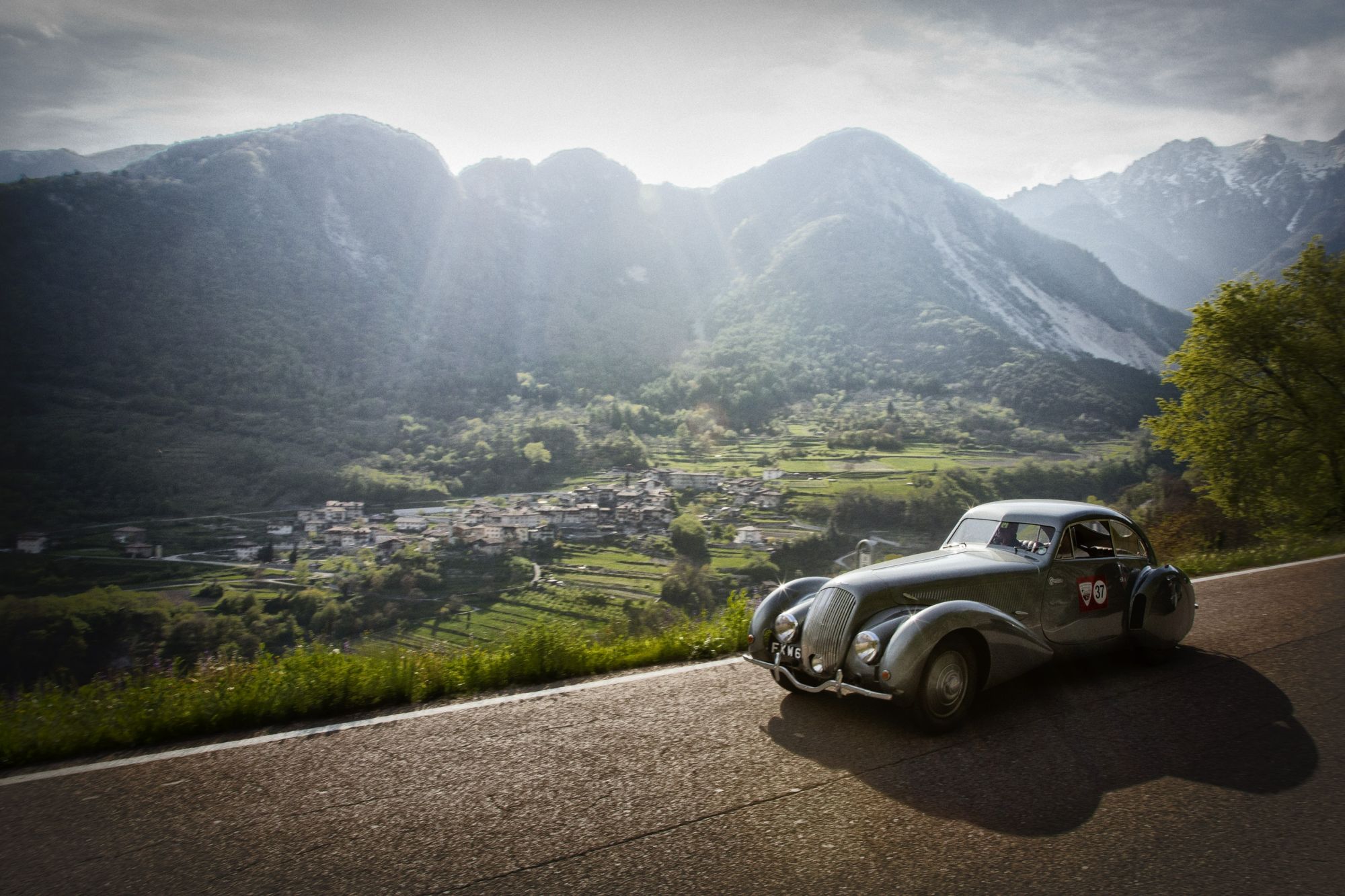 Louis Vuitton ha riportato in vita lo storico rally delle Dolomiti Dal 1 al 4 settembre la gara di regolarità per auto storiche attraversa Veneto e Dolomiti fino all'Autodromo di Monza | Image 619359