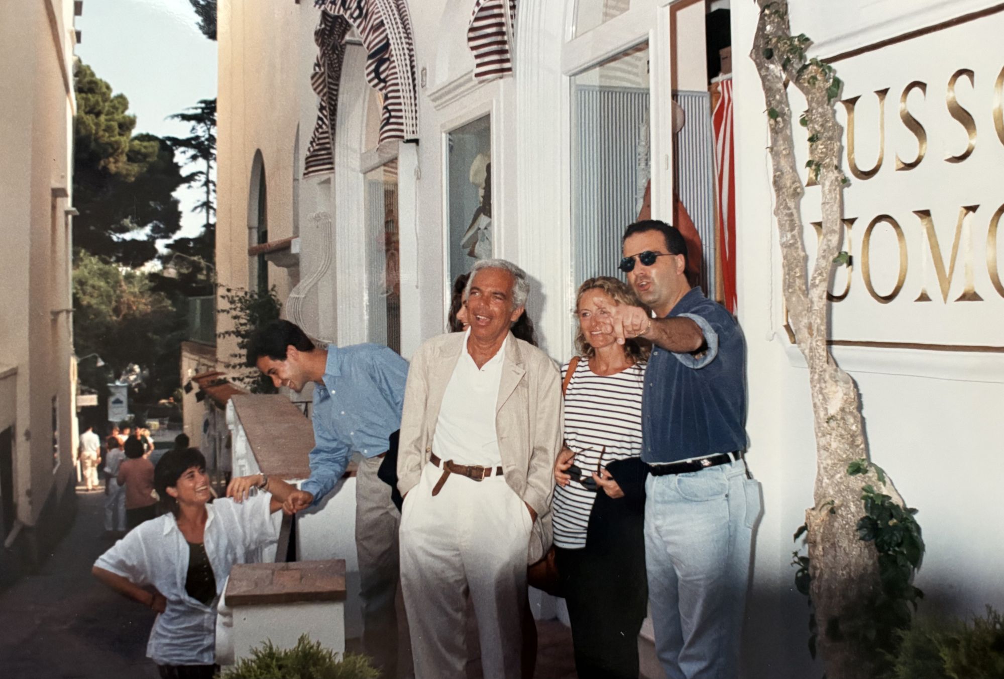 RussoCapri è la boutique che ha fatto la storia di Capri Capri C’est Chic by nss edicola celebra la tradizione e l'allure mediterraneo | Image 619838