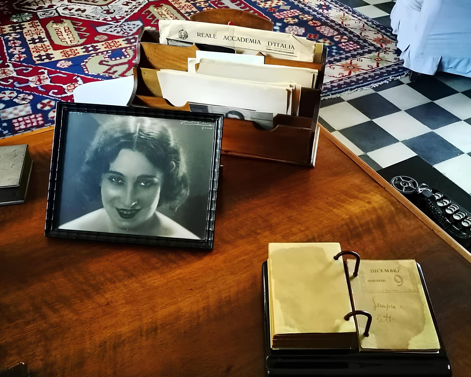 Le 5 case degli scrittori italiani che vale la pena conoscere Dalla poltrona preferita di Manzoni alle tre scrivanie di Pascoli, 5 case in cui scoprire gli autori della letteratura italiana | Image 620109