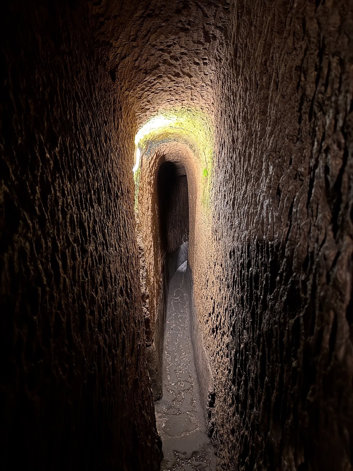 Tutto quello che l'Italia ha nascosto sottoterra Un tour di cinque città sotterranee destinate a ogni scopo | Image 620675