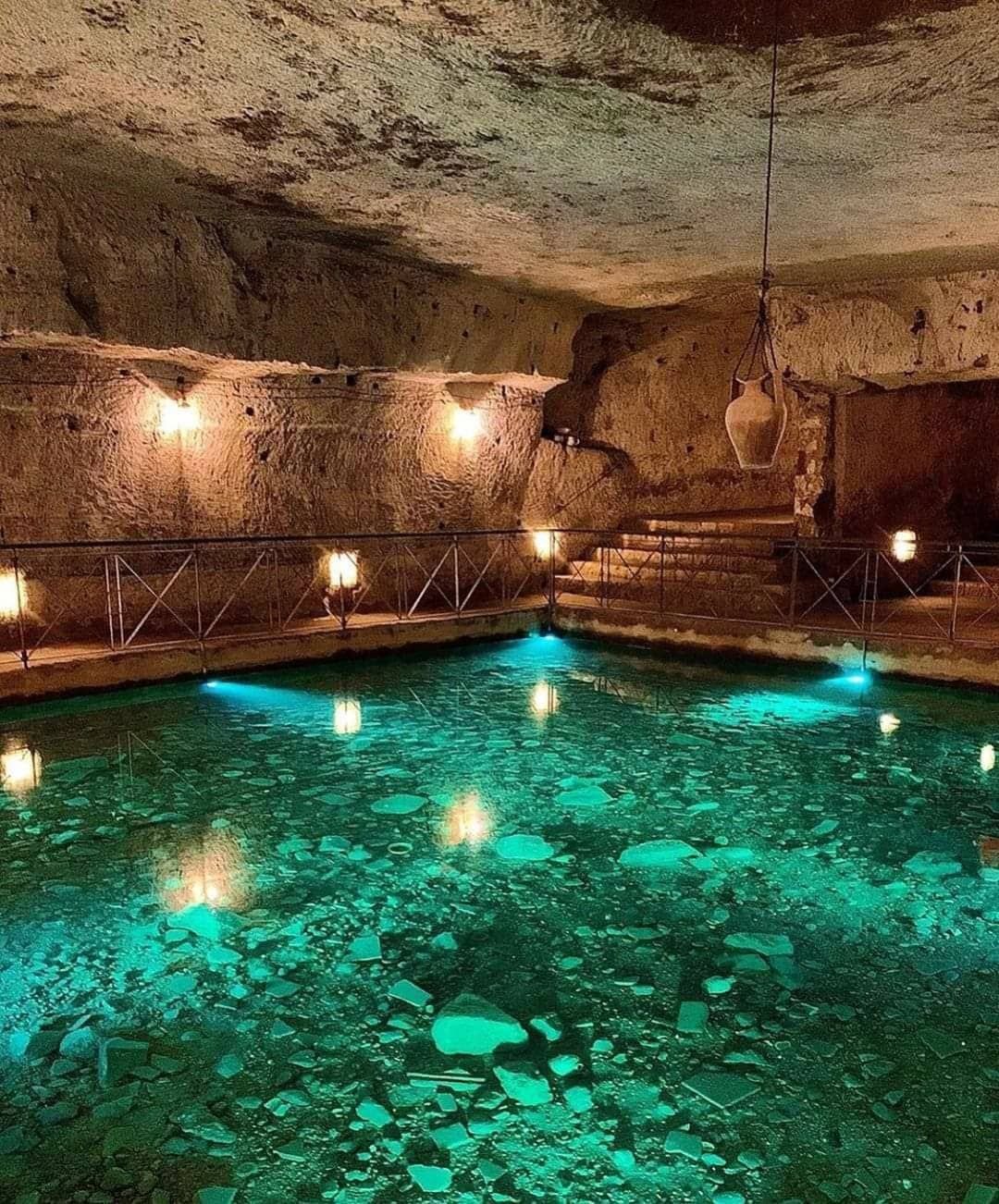 Tutto quello che l'Italia ha nascosto sottoterra Un tour di cinque città sotterranee destinate a ogni scopo | Image 620696