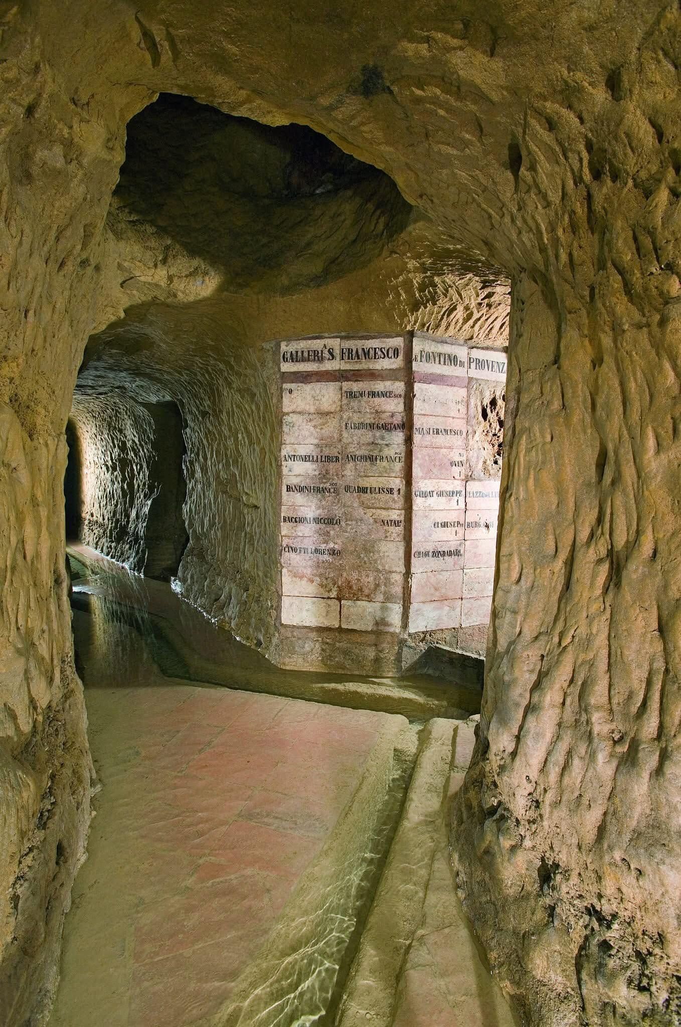 Tutto quello che l'Italia ha nascosto sottoterra Un tour di cinque città sotterranee destinate a ogni scopo | Image 620692