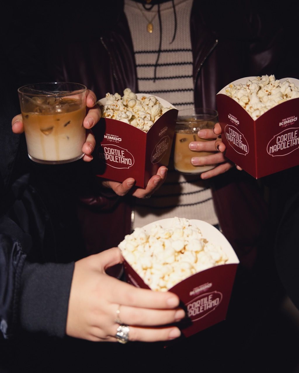 (Adda Passà) 'A Nuttata: il cinema di Paolo Sorrentino arriva nel Cortile Napoletano di Kimbo Il primo appuntamento di Cortile Napoletano ha portato a Combo Milano una serata dedicata al cinema partenopeo insieme ad ArteSettima