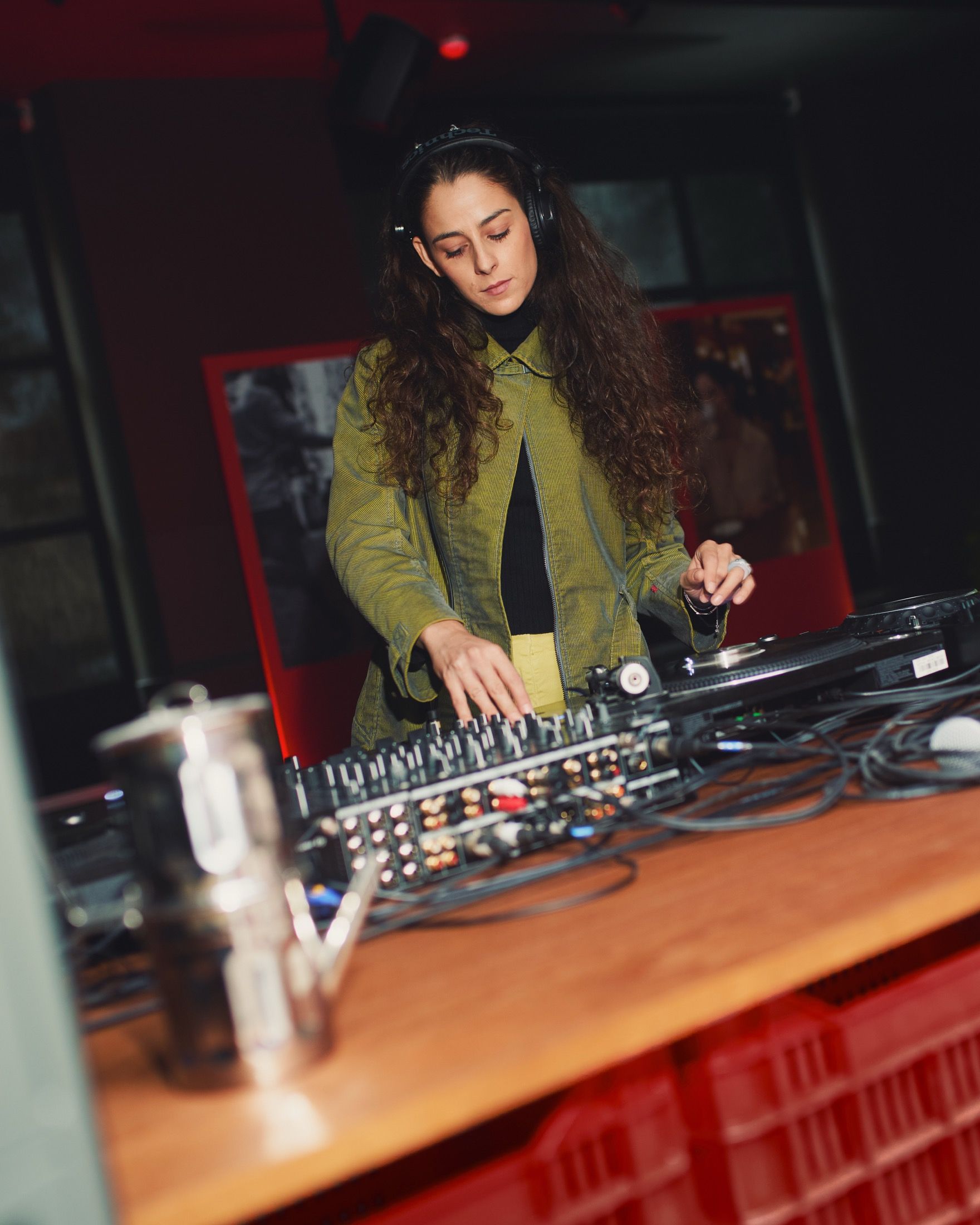 Kimbo and nss edicola bring a Neapolitan coffee party to Combo Music, coffee and soft clubbing for the last event of the nss edicola and Kimbo weekend at Combo Milano